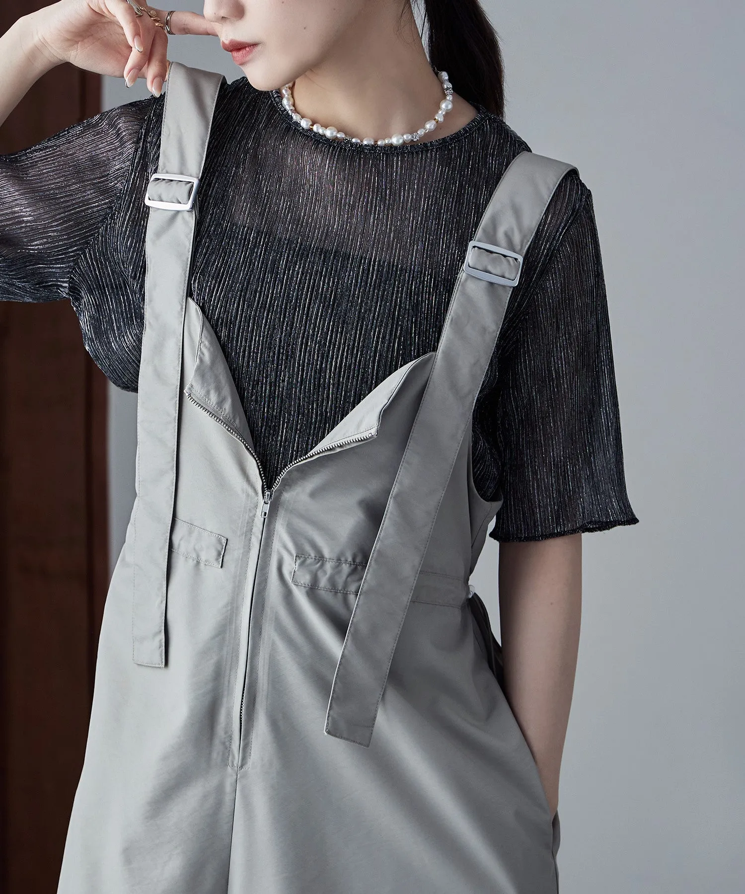 Lame sheer pleats tops