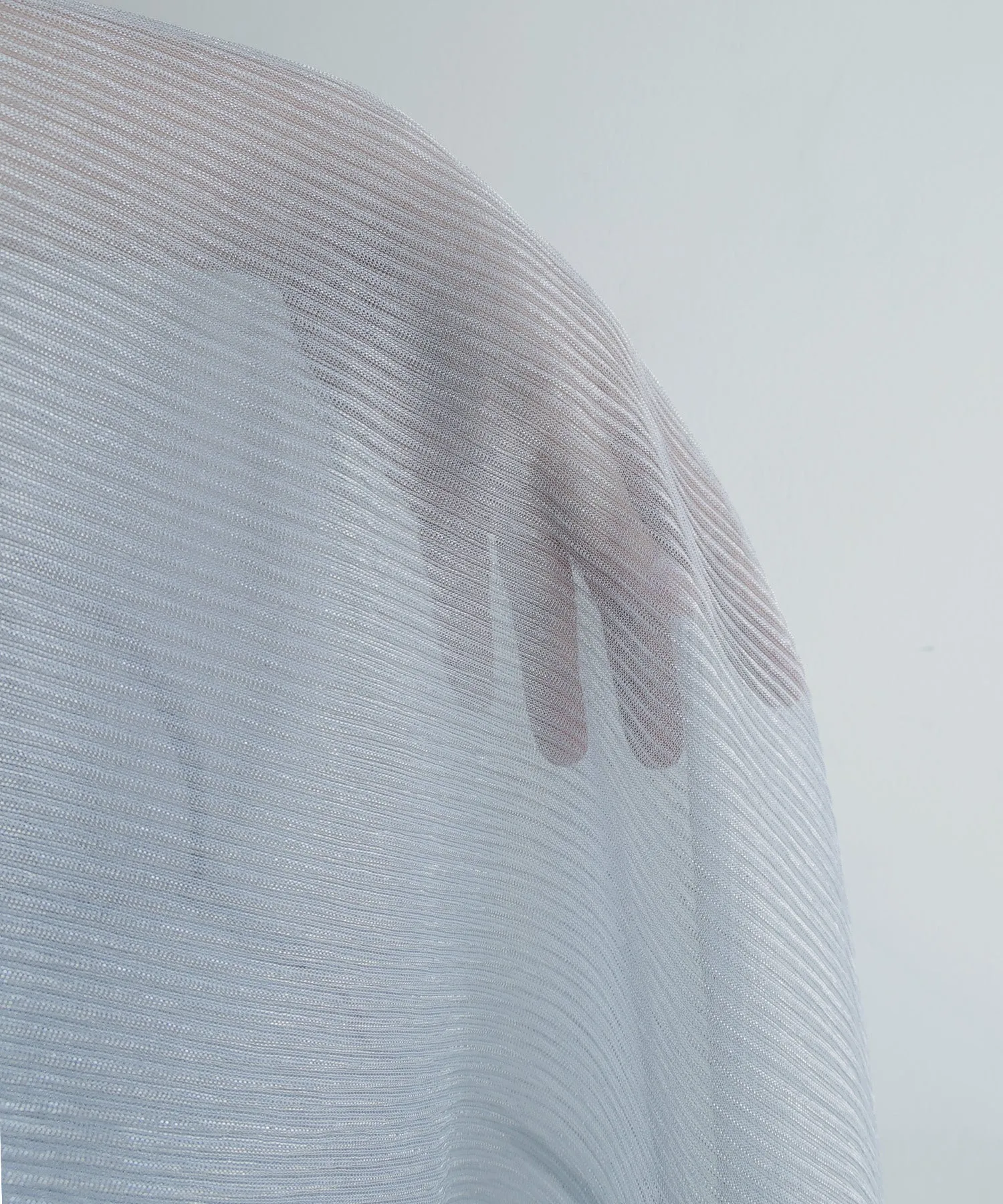 Lame sheer pleats tops